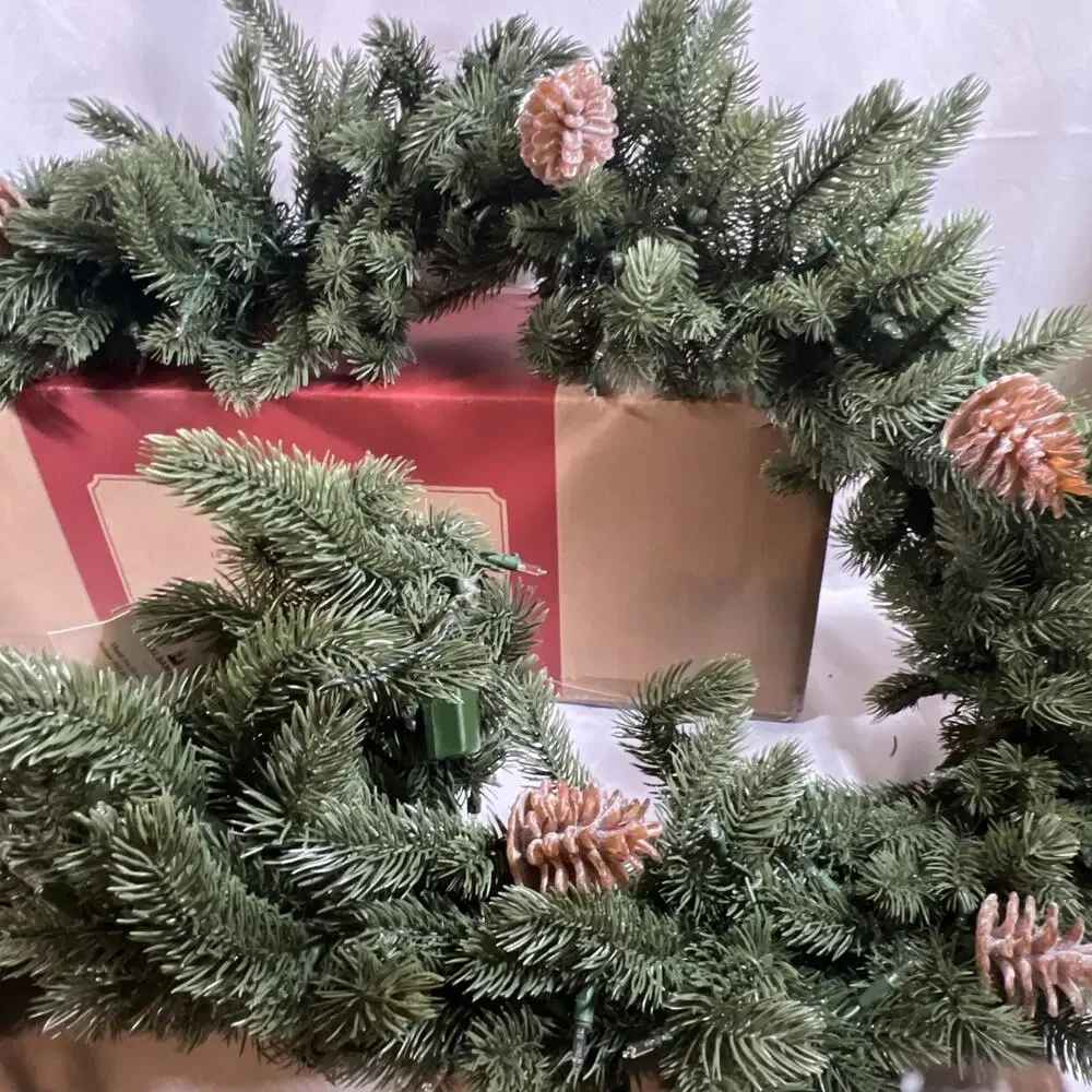 Balsam Hill Vermont White Spruce 10’ Garland Clear Lights Christmas Mantel